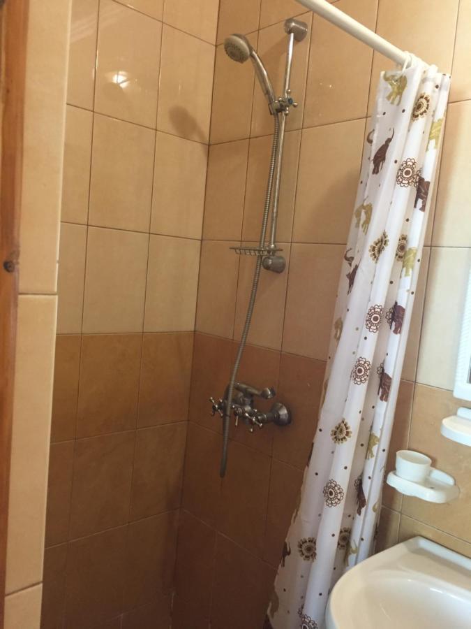 Гостевой Дом Колибри Hotel Gagra Ngoại thất bức ảnh